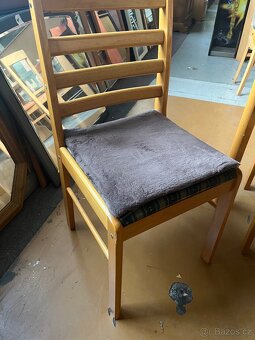 Jídelní stůl se židlemi - 3