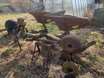 Pluh dvojradličný - obracák - 3