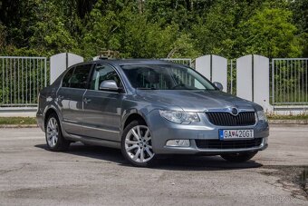 Škoda Superb 3.6 FSI V6 4x4 Elegance DSG / Pano - 3