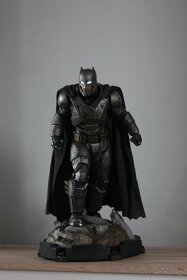 Batman socha - Sideshow Armored Batman statue - 3