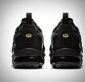 NIKE Air VaporMax PLUS 2019 "Triple black" - 3