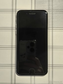 Apple iPhone SE 2022 - 128 GB Bílá + Příslušenství - 3