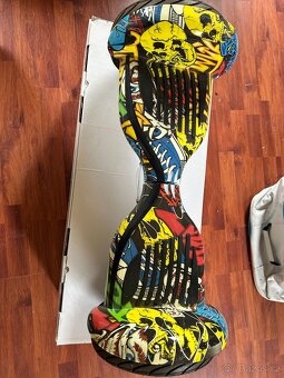 Hoverboard grafitty s bluetooth reproduktorem - 3