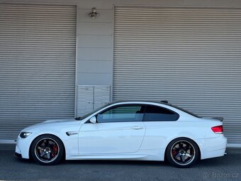 BMW E92 M3 - Manuál - 3