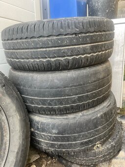 Pneu s rafky Iveco Daily 16h2x6 1/2 j 235/65 r16c - 3