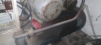 kompresor Orlík 2JSK75 300l 6 kW - 3