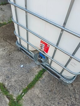 Nádrž 1000Ltr. IBC kontejner v pozinkované kleci 2600Kč - 3