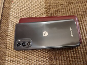 Prodàm mobilnì telefon za 3000 Kč - 3
