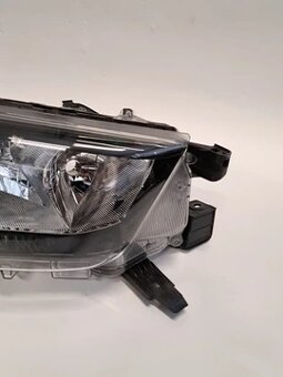TOYOTA HILUX VIII LIFT 20- reflektor,lampa prava 1EJ-923364- - 3