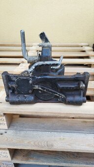 Traktorový závěs automatický - 3