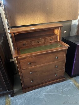 Komoda - 3