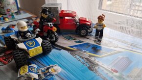 LEGO City 60243 - 3