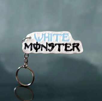 White Monster kľúčenka - 3