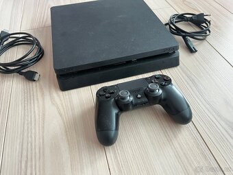 Sony Playstation 4 slim - 3