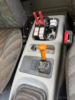 D90 cummins 107kw + jedna na náhradní díly - 3