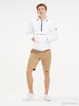 Tommy Jeans pánská bílá bunda Pop Over - 3