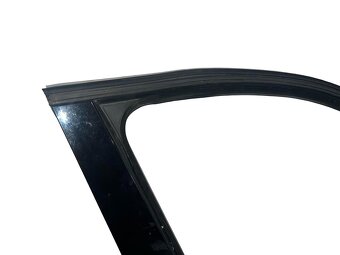 Pravé přední dveře bílá metalíza LC9A VW Passat B8 2016 - 3