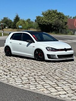 Golf GTI VII PERFORMANCE - Airlift/ DSG / Pano / Kamera - 3