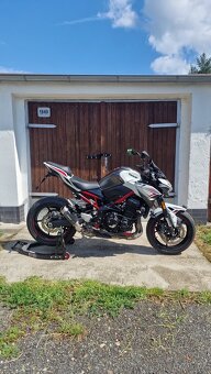 Kawasaki Z900 (2022) - 3