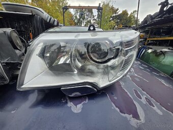 ŠKODA SUPERB 2 PŘEDNÍ SVĚTLA XENONY - 3