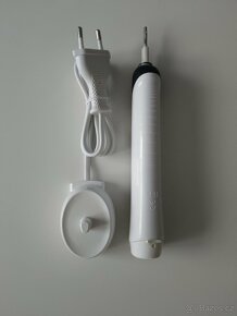 Elektrický zubní kartáček Oral-B, zn. Braun - 3