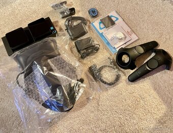 HTC Vive Cosmos Elite - 3