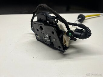 //Zámky Audi A4 B7 LP,LZ,PP,PZ // - 3