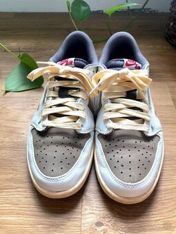 Jordan 1 Low Travis Scott Reverse Mocha – vel. 43 – velmi pě - 3