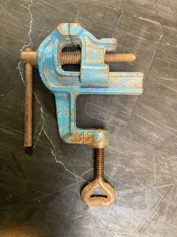 Svěrák stolní malý 400 kč - 3