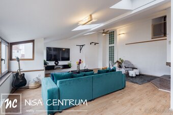 Prodej atypického podkrovního bytu 260 m² v Praze - Vinohrad - 3