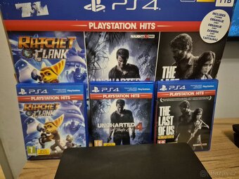 Playstation 4 slim - 3