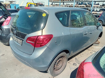 Opel Meriva B 1.4 ( A14XER ) 74kW r.2010 šedá na náhradní dí - 3