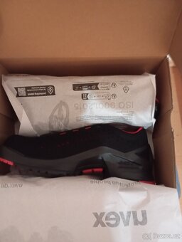 Pracovní boty UVEX vel 44 - 3