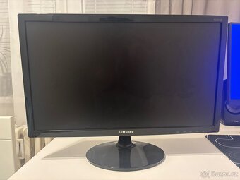 Monitor Samsung S22D300 - 3