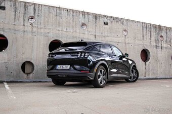Ford Mustang Mach-E / ODPOČET - 3
