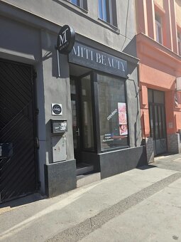 PRONÁJEM OBCHODNÍHO PROSTORU 40m2 - 3
