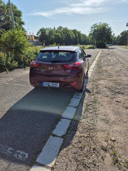 Hyundai i30 1,6 nafta - 3