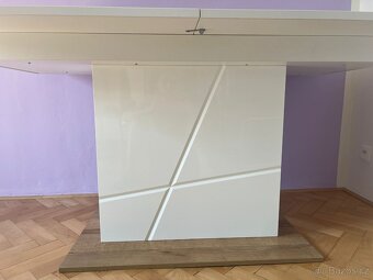 Prodám jídelní stůl Futura - 3