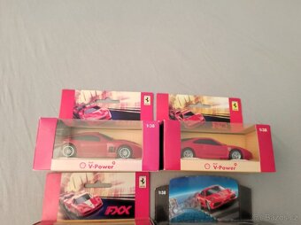 modely Ferrari 1:38 z kolekce Shell - 3