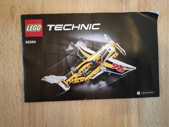 LEGO Technic 42044  Výstavní akrobatická stíhačka - 3