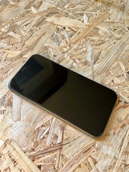 iPhone 11 black - 1. majitelka, nerozdělaný - 3