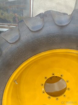 Prodám kultivační kola na JCB fastrack - 3