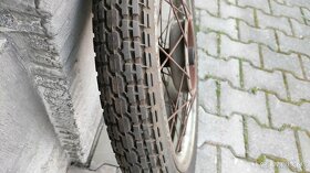 kolo s pneu, moped, motorka - 3