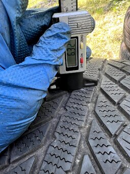 Zimni sadu pneu Semperit 205/60 R16, 6,3mm - 3