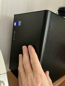 Herní stolní PC Micro ATX case + 22" LCD, klávesnice, myš - 3