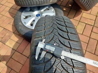 215/60 R16 99H XL zimní pneu NEXEN cca 8mm rok 2023 - 3