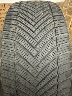 245/45/18 - 3