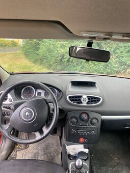 Renault clio 1.2 - 3