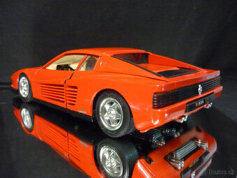 Ferrari Testarossa 1984 červené Bburago 1/18 - 3