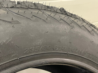 Kumho Road Venture AT52 235/60 R18 107H XL 4Ks celoroční - 3